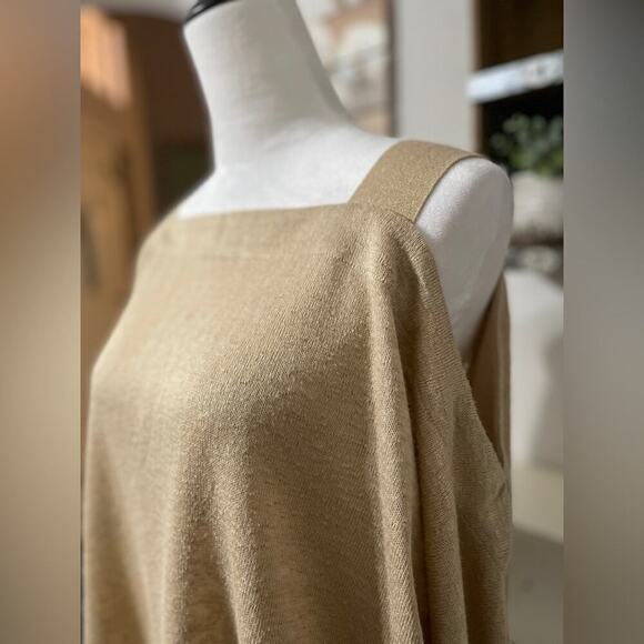 Soft Surroundings Cold Shoulder Mixed Media L Shiny Glitter Effect - Picture 6 of 10